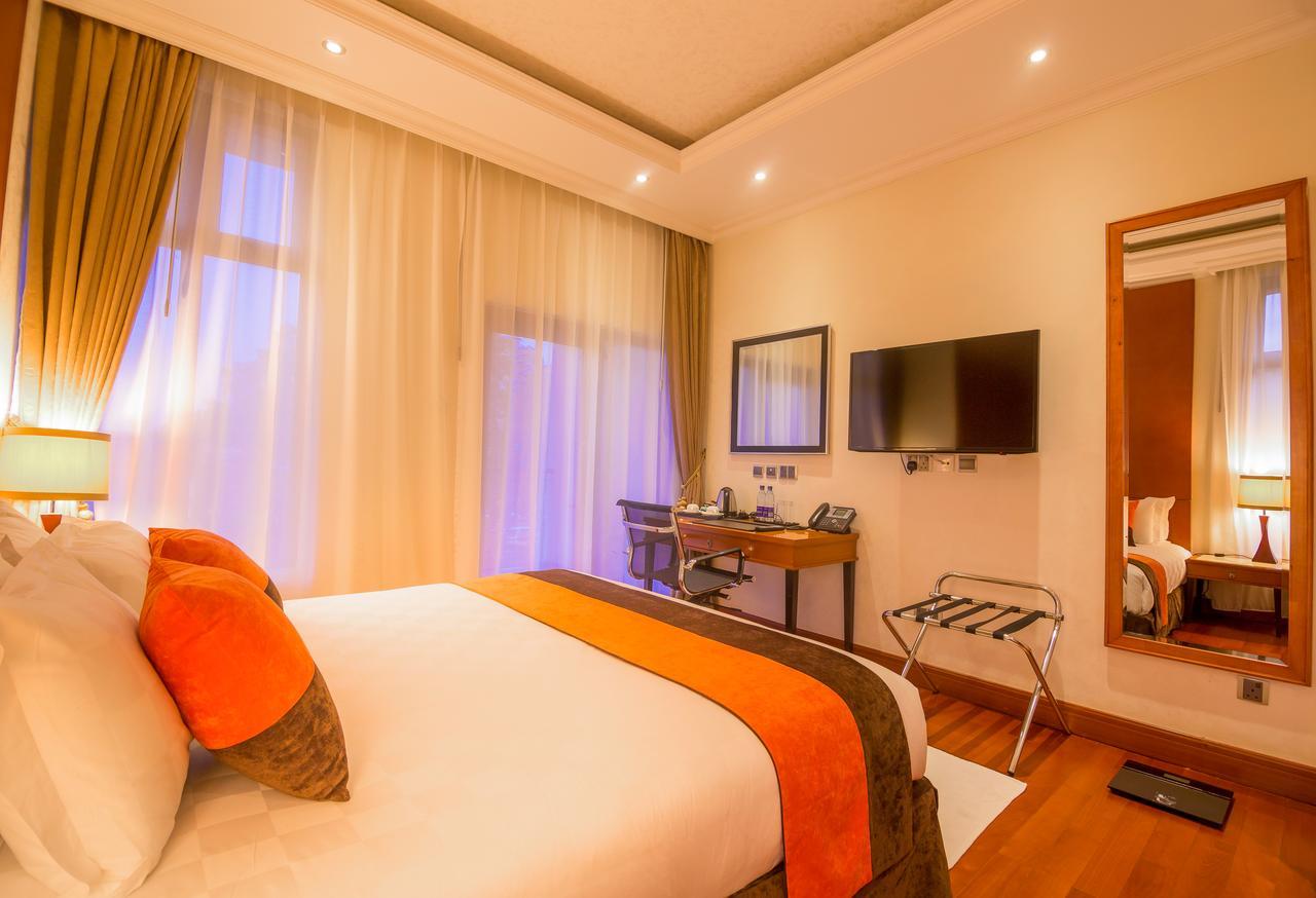 Alba Hotel Meru Zimmer foto